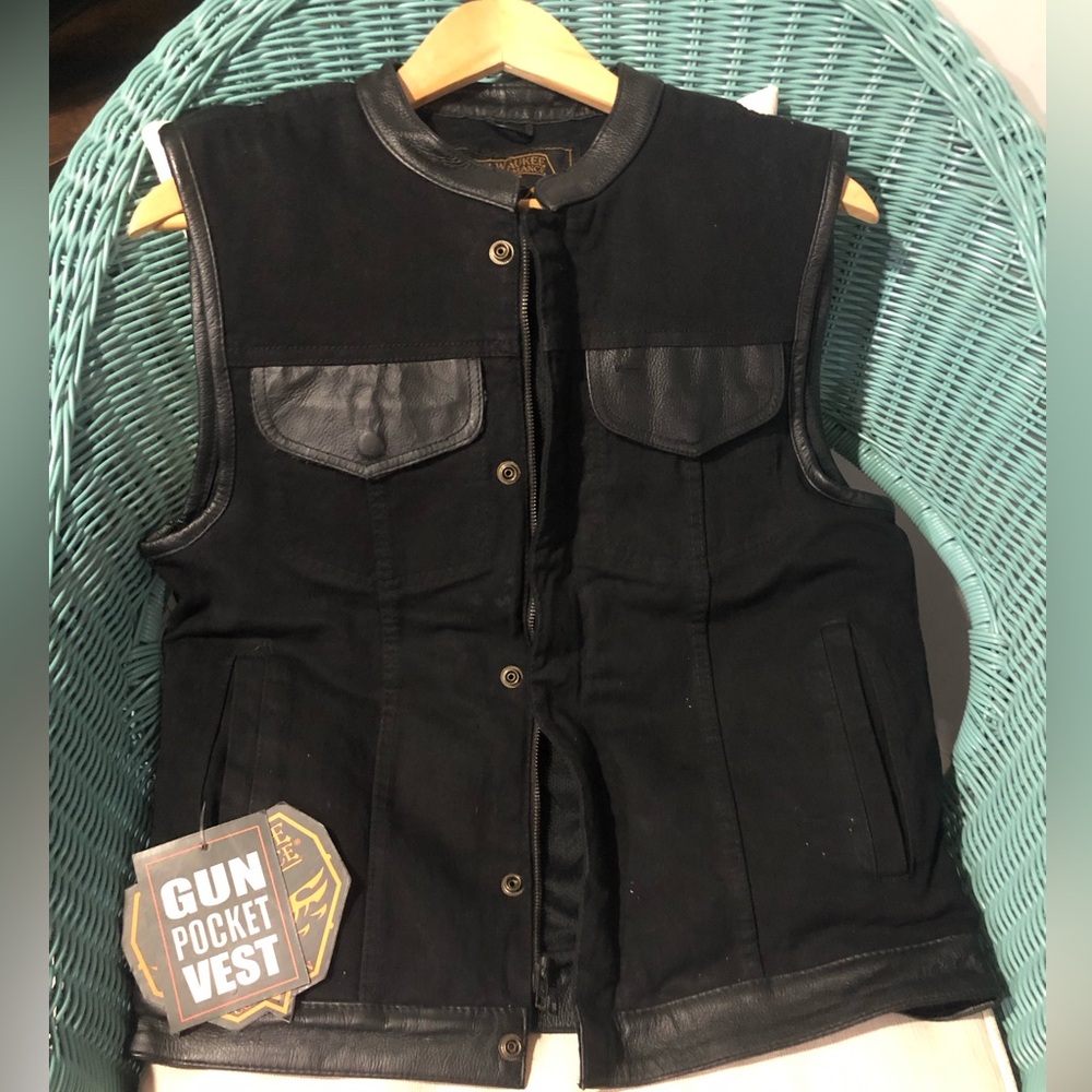 Milwaukee Performance Black Carrying Vest size small